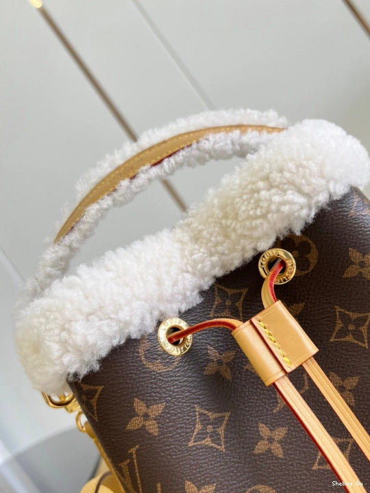 BB NÉONOÉ LOUIS VUITTON 0816
